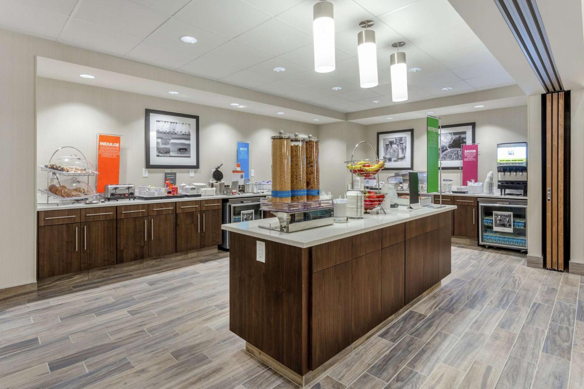 Hampton Inn & Suites Burlington Eksteriør bilde